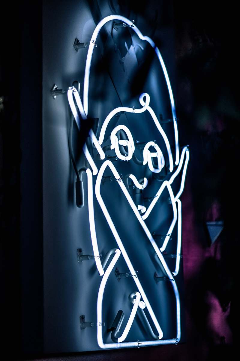 neon white neon signage la